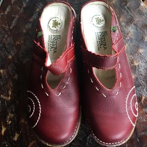 El Naturalista Clogs